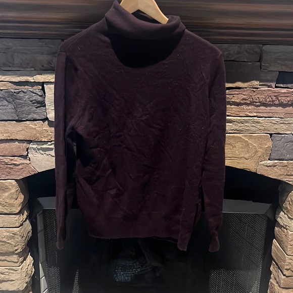 Neiman Marcus Sweaters - Neiman Marcus Cashmere Collection
Cashmere Basic Turtleneck Top